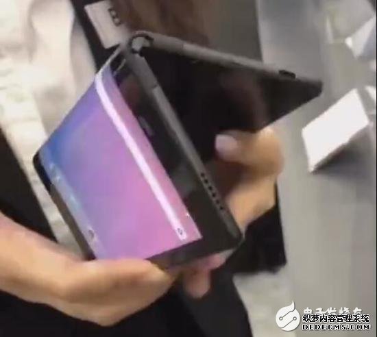 京东方柔性可弯折平板体验：屏幕可对折