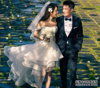 霍建华夫妇出席活动,林心如的肚 霍建华夫妇出席活动,林心如的肚