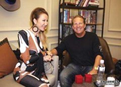 43岁李玟回国捞金，身材达到了巅峰