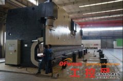 中国航天八院3200吨双机联动数控折