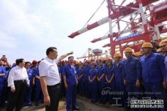 李克强考察大连 赞中国装备有大智