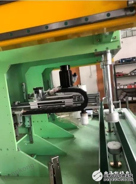 磨边机工作原理，及亿维自动化产品磨边机自动生产中带来的优势