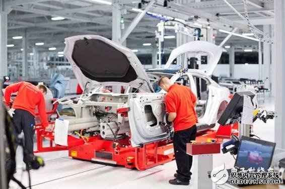 特斯拉情况，美国工业衰退的缩影