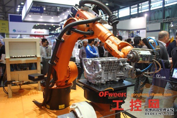 招工难、用工贵 浙江豪投五千亿机器换人